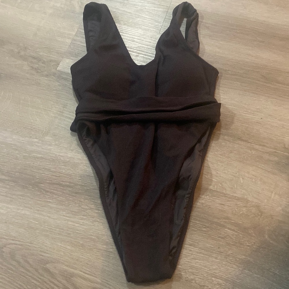 High cut one piece swimsuit